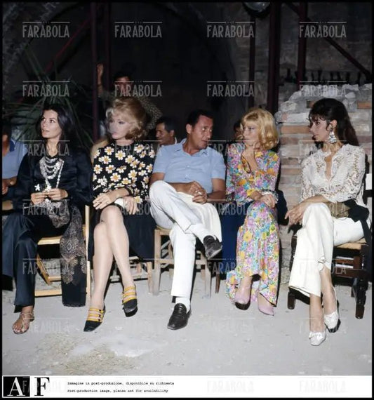 Florinda Bolkan, Sylva Koscina, Alberto Sordi e Monica Vitti, anni 70 - Farabola Immagine digitale