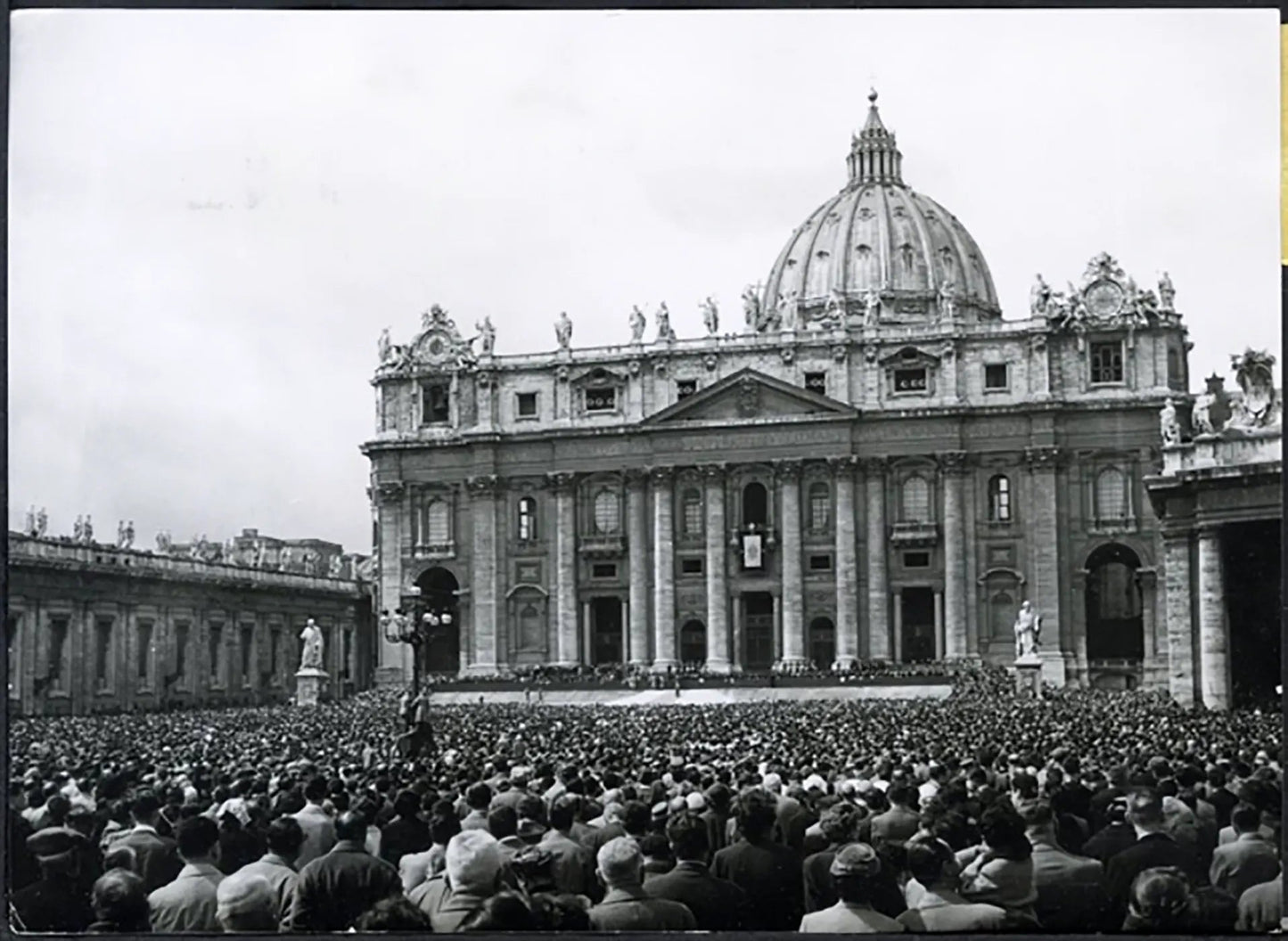 Folla in piazza San Pietro Pasqua 1956 Ft 5097 - Stampa 18x13 cm - Farabola Stampa ai sali d'argento