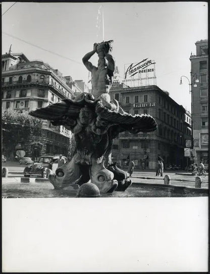 Fontana del Tritone Roma anni 80 Ft 4104 - Stampa 24x18 cm - Farabola Stampa ai sali d'argento