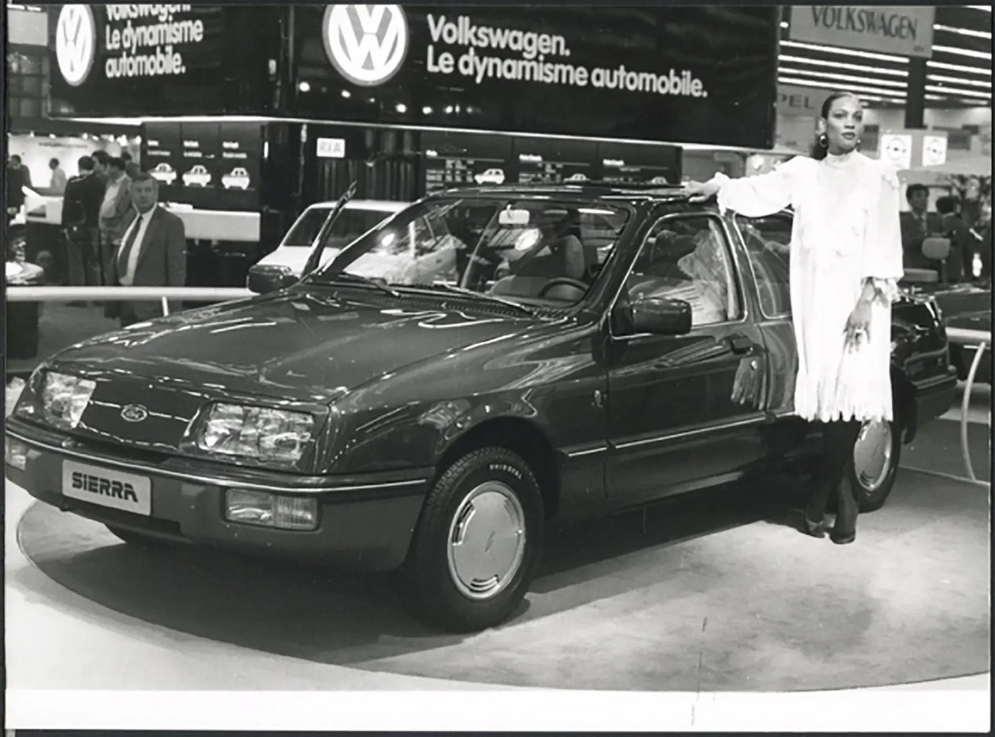 Ford Sierra Salone Auto Parigi 1982 Ft 37028 - Stampa 24x18 cm - Farabola Stampa ai sali d'argento