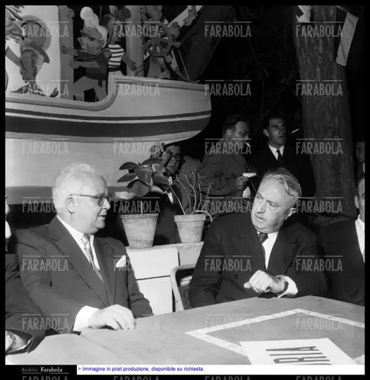 Francesco Flora e Carlo Emilio Gadda, Premio Viareggio, 1953 - Farabola Immagine digitale