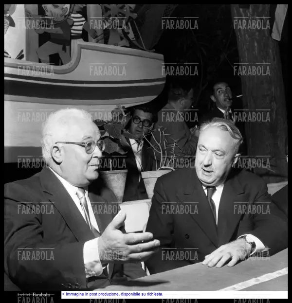 Francesco Flora e Carlo Emilio Gadda, Premio Viareggio, 1953 - Farabola Immagine digitale