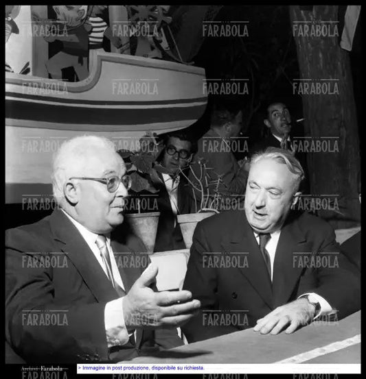 Francesco Flora e Carlo Emilio Gadda, Premio Viareggio, 1953 - Farabola Immagine digitale