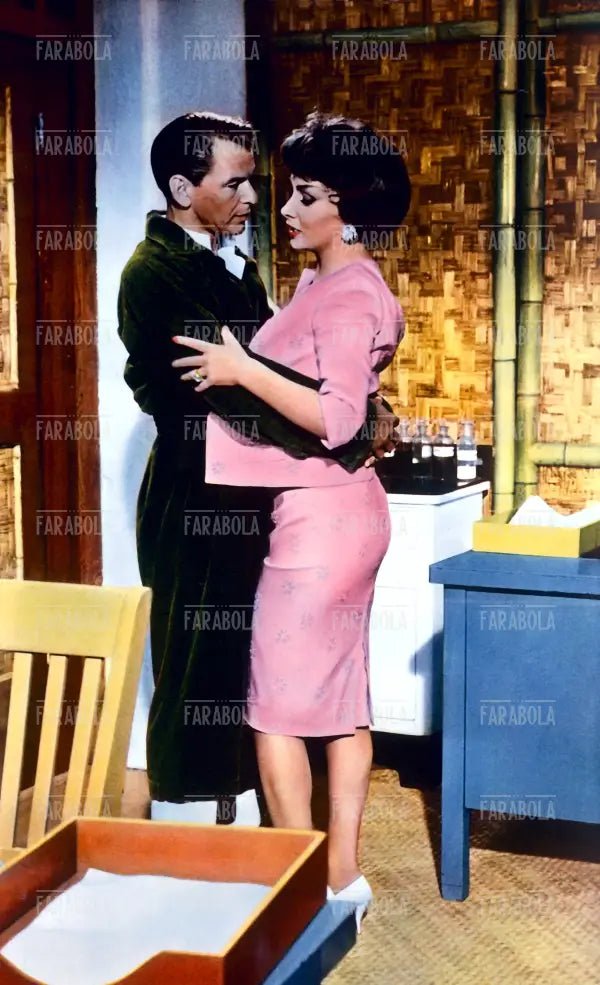 Frank Sinatra e Gina Lollobrigida nel film Never so Few, 1959 - Farabola Immagine digitale