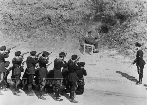 Fucilazione dell'ex Questore Caruso, 1944 - Farabola Immagine digitale