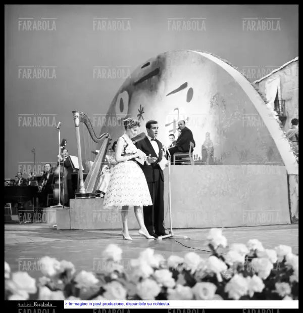 Fulvia Colombo ed Enzo Tortora, Festival della canzone napoletana, 1958 - Farabola Immagine digitale