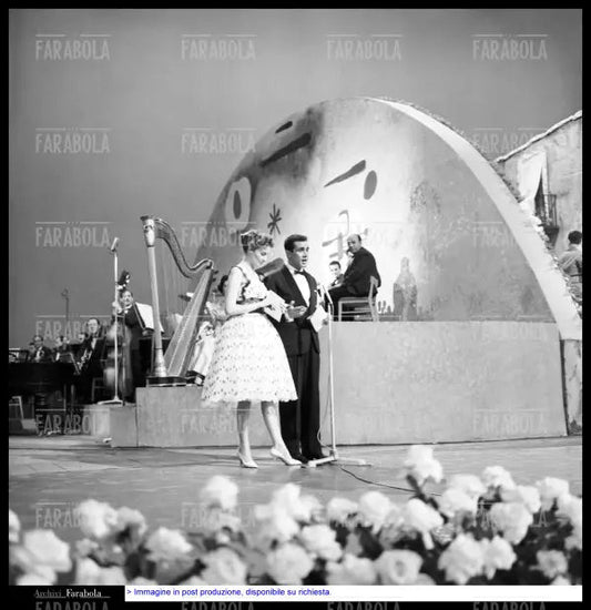 Fulvia Colombo ed Enzo Tortora, Festival della canzone napoletana, 1958 - Farabola Immagine digitale