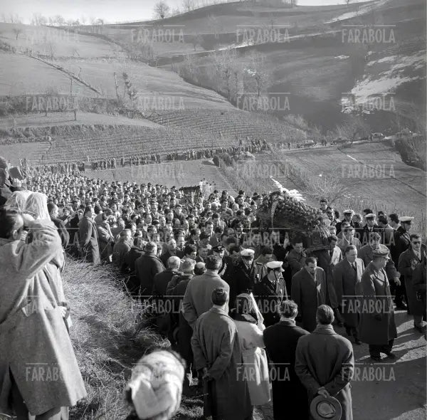 Funerali di Fausto Coppi, Castellania, 1960 - Farabola Immagine digitale