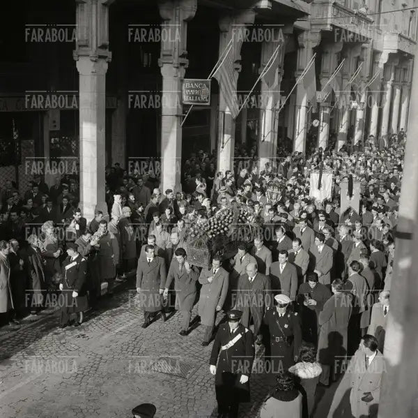 Funerali di Fausto Coppi, Castellania, 1960 - Farabola Immagine digitale