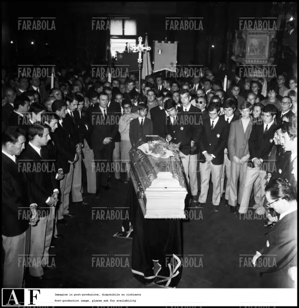 Funerali di Gigi Meroni, Torino, 1967 - Farabola Immagine digitale