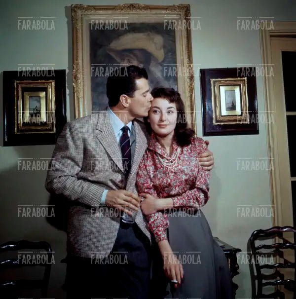 Gabriele Ferzetti con la fidanzata Maria Grazia Eminente, 1958 - Farabola Immagine digitale