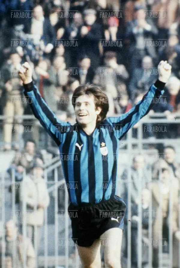 Gabriele Oriali esulta dopo il gol, 1980 - Farabola Immagine digitale