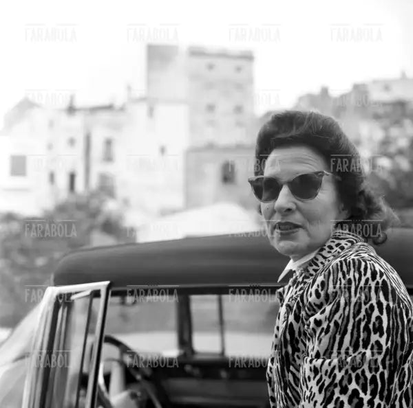 Gala, moglie di Salvador Dalì, a Port Lligat, 1957 - Farabola Immagine digitale