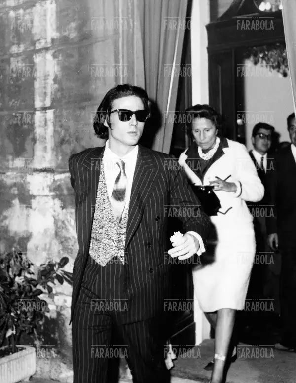 Gala, moglie di Salvador Dalì, con William Rothlein, Roma, 1954 - Farabola Immagine digitale