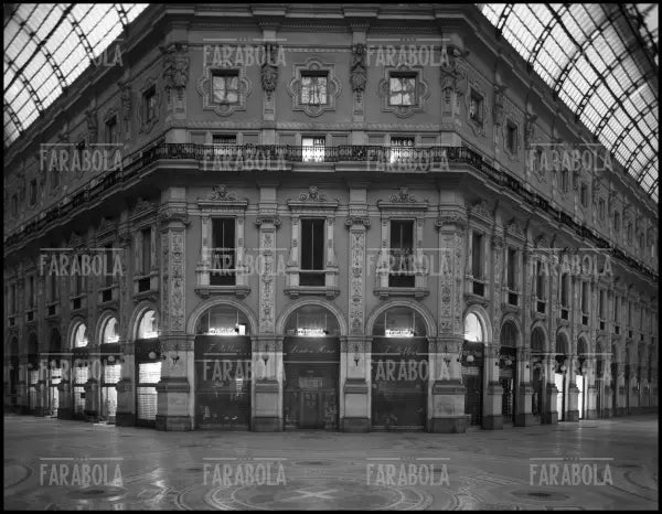 Galleria Vittorio Emanuele II, Milano, 1956 - Farabola Immagine digitale