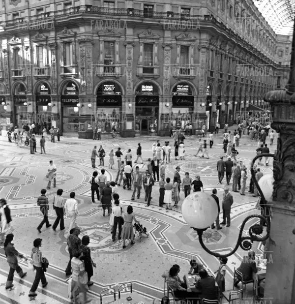 Galleria Vittorio Emanuele II, Milano, 1978 - Farabola Immagine digitale