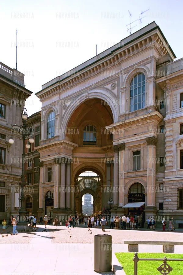 Galleria Vittorio Emanuele II, Milano, 2002 - Farabola Immagine digitale