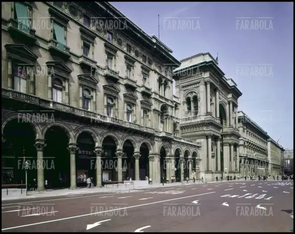 Galleria Vittorio Emanuele II, Milano, anni 60 - Farabola Immagine digitale
