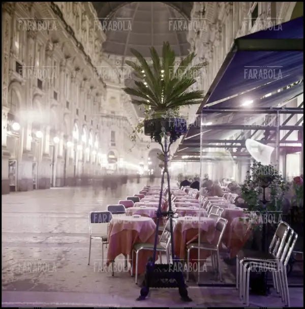 Galleria Vittorio Emanuele II, Milano, anni 60 - Farabola Immagine digitale
