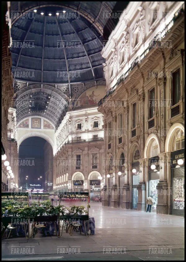 Galleria Vittorio Emanuele II, Milano, anni 60 - Farabola Immagine digitale