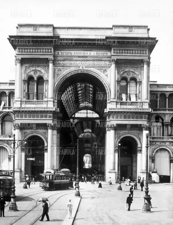 Galleria Vittorio Emanuele II, Milano, primi del Novecento - Farabola Immagine digitale