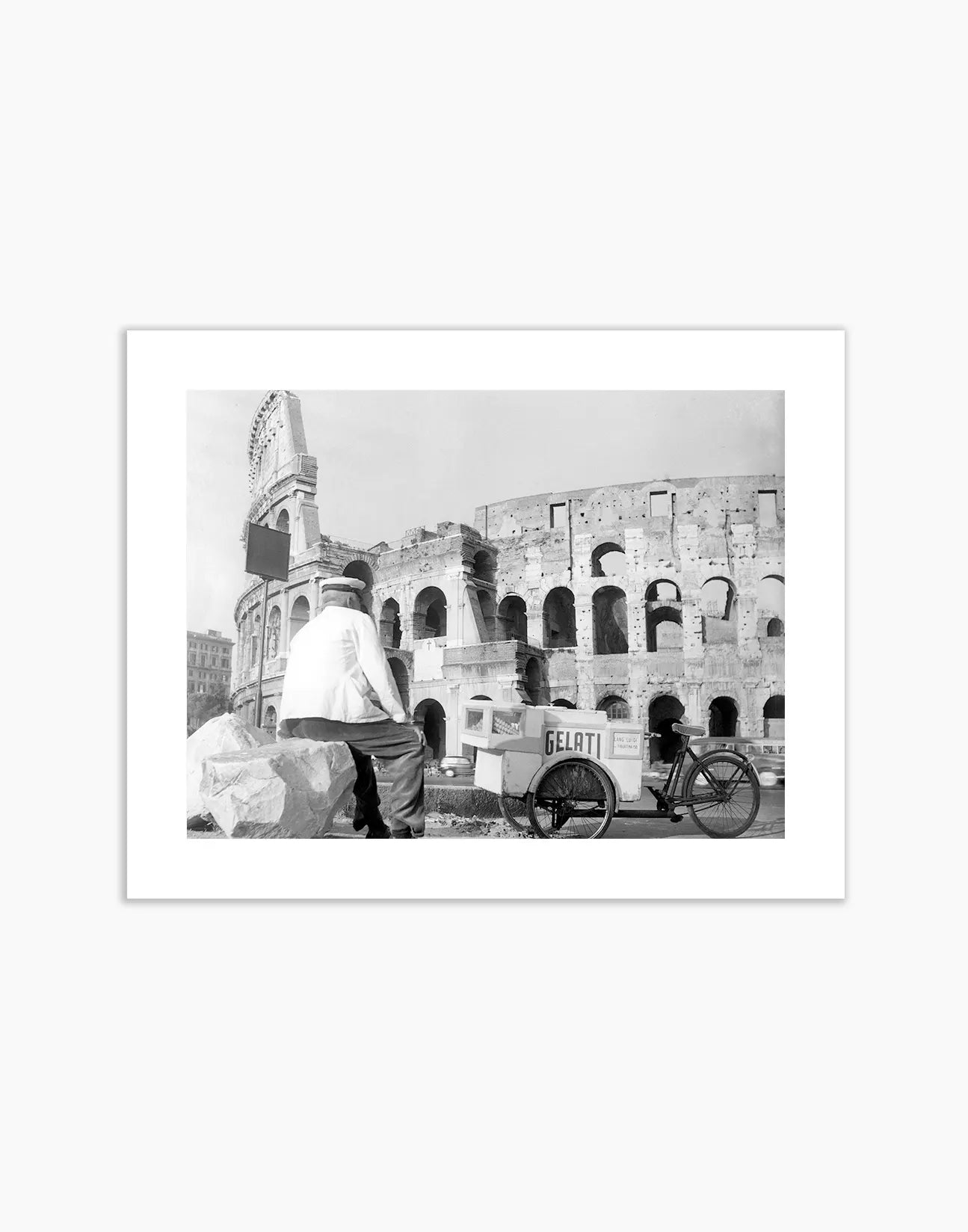 Gelataio al Colosseo, Roma 1954 - Farabola Fotografia