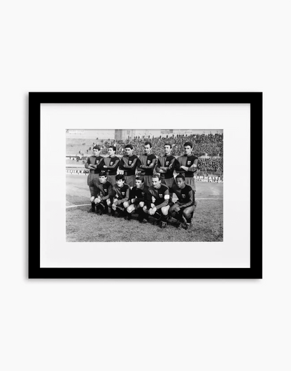 Genoa, Formazione, 1963 — stampa fine art con cornice nera