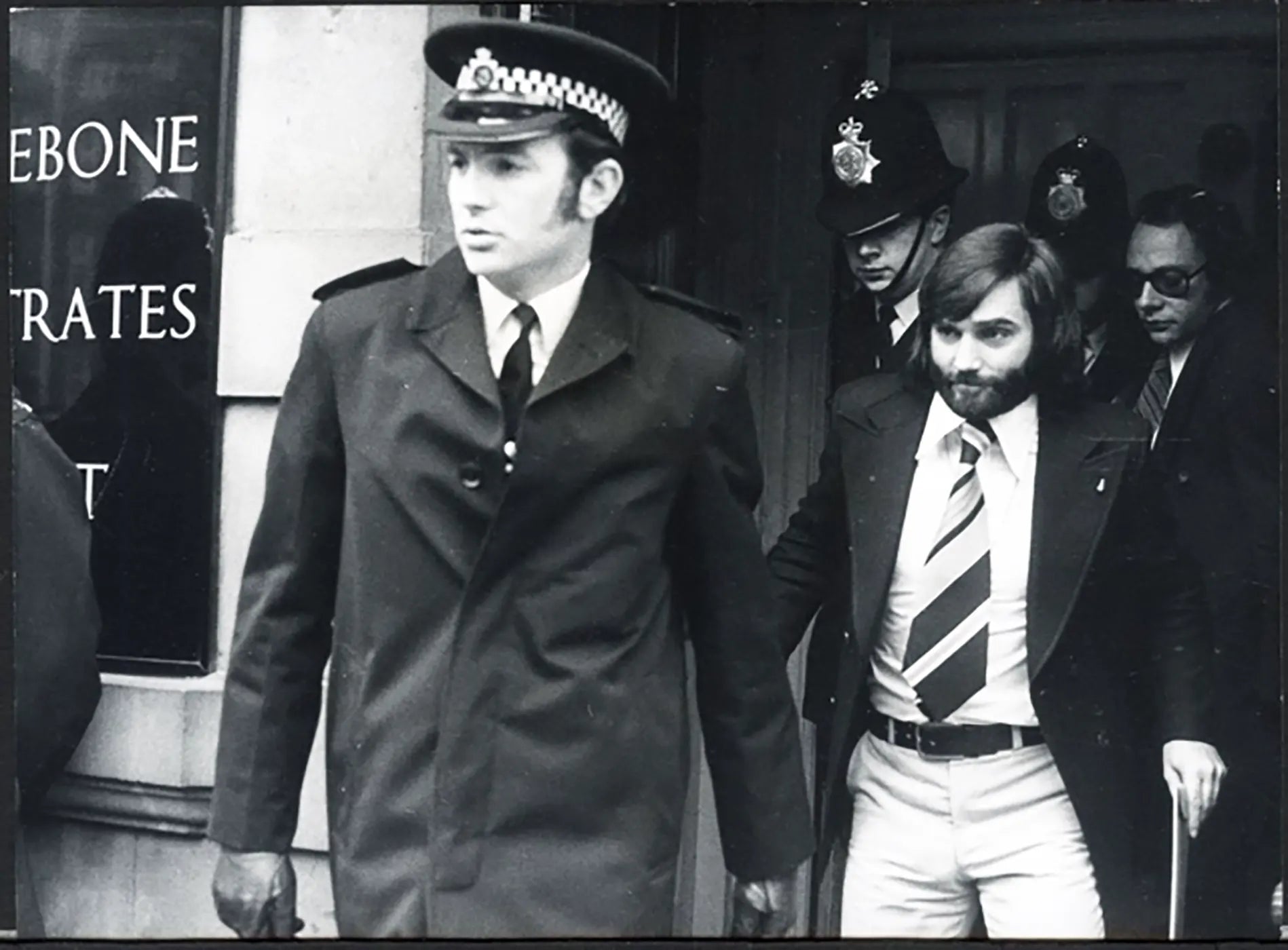 George Best in tribunale 1974 Ft 5541 - Stampa 20x15 cm - Farabola Stampa ai sali d'argento