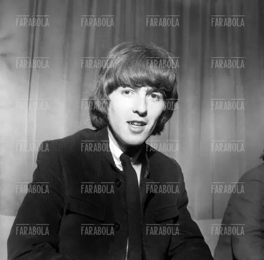 George Harrison al Duomo, Concerto dei Beatles, Milano, 1965 - Farabola Immagine digitale