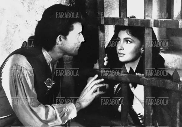 Gerard Philipe e Gina Lollobrigida nel film Fanfan La Tulipe, 1951 - Farabola Immagine digitale