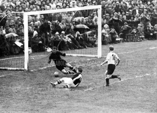 Germania O. vs Ungheria, Mondiali di calcio, 1954 - Farabola Immagine digitale