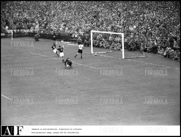 Germania O. vs Ungheria, Mondiali di calcio, 1954 - Farabola Immagine digitale