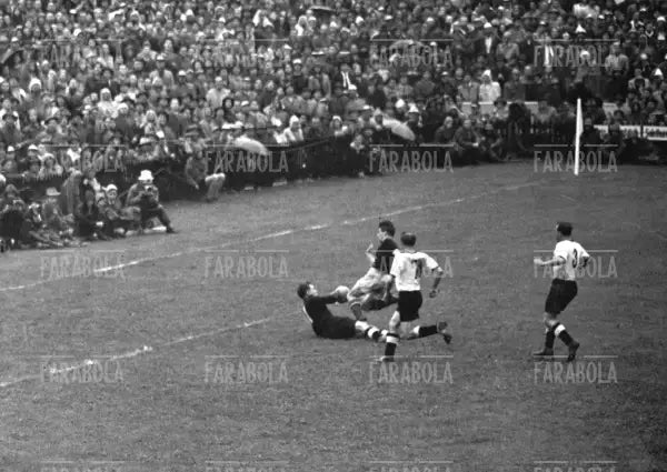 Germania O. vs Ungheria, Mondiali di calcio, 1954 - Farabola Immagine digitale