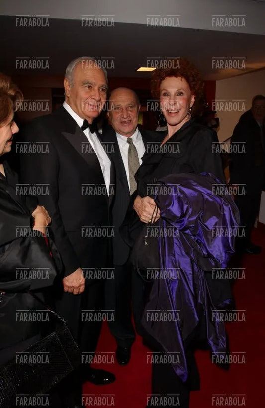 Gerolamo Sirchia, Arnaldo Pomodoro e Ornella Vanoni alla prima della Scala, Milano, 2003 - Farabola Immagine digitale