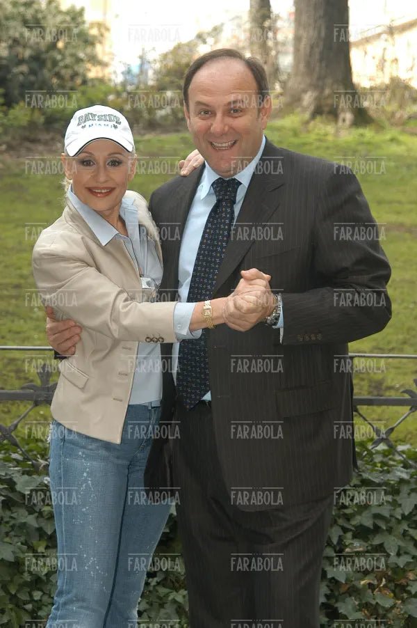Gerry Scotti e Raffaella Carrà, Conferenza stampa Telegatti, 2004 - Farabola Immagine digitale