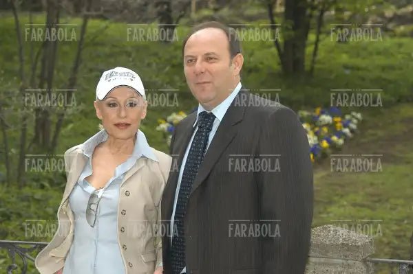 Gerry Scotti e Raffaella Carrà, Conferenza stampa Telegatti, 2004 - Farabola Immagine digitale