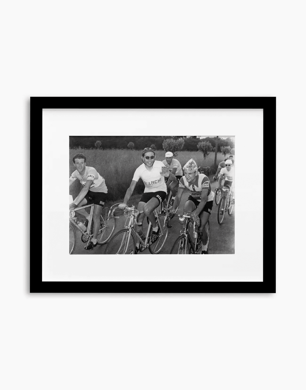 Giacchero, Coppi e Pettinati, Giro d'Italia 1952 — stampa fine art con cornice nera