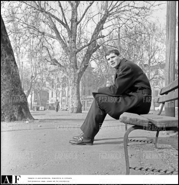 Giacinto Facchetti al parco Sempione, Milano, 1963 - Farabola Immagine digitale