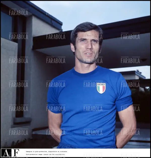 Giacinto Facchetti in ritiro con la nazionale, 1974 - Farabola Immagine digitale