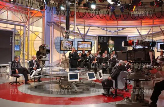 Giacomo Bulgarelli, Giovanni Trapattoni e Massimo Caputi, La Domenica Sportiva, 2003 - Farabola Immagine digitale