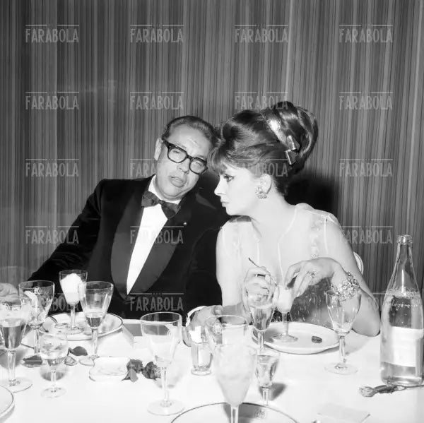 Gian Luigi Rondi e Gina Lollobrigida, Festival di Cannes, 1967 - Farabola Immagine digitale