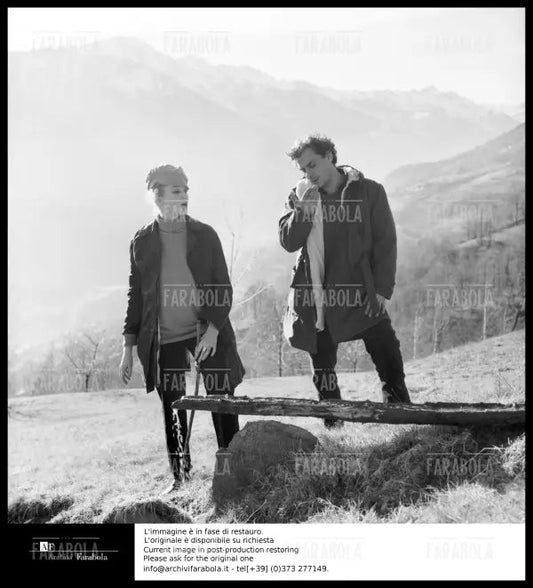Gian Maria Volontè e Carla Gravina in vacanza, Casteldelfino, 1967 - Farabola Immagine digitale
