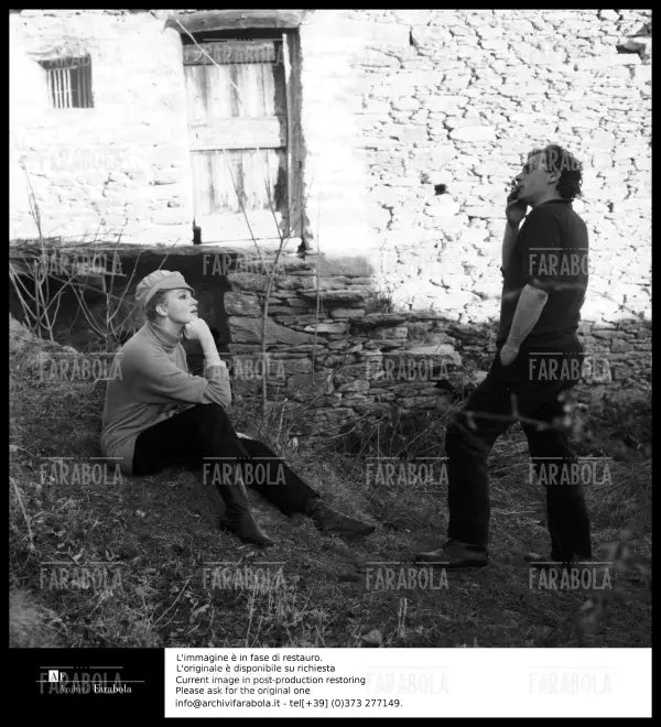 Gian Maria Volontè e Carla Gravina in vacanza, Casteldelfino, 1967 - Farabola Immagine digitale