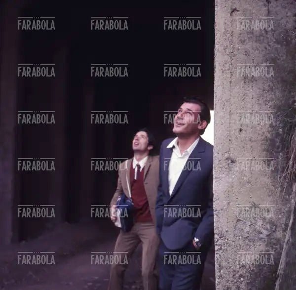 Gian Maria Volonté e Don Backy sul set del film Banditi a Milano, 1967 - Farabola Immagine digitale