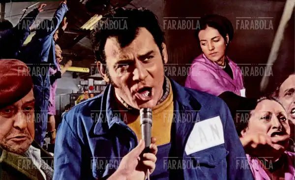 Gian Maria Volonté in una scena del film La classe operaia va in Paradiso, 1971 - Farabola Immagine digitale