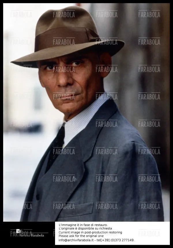 Gian Maria Volonté in una scena del film Porte Aperte, 1990 - Farabola Immagine digitale