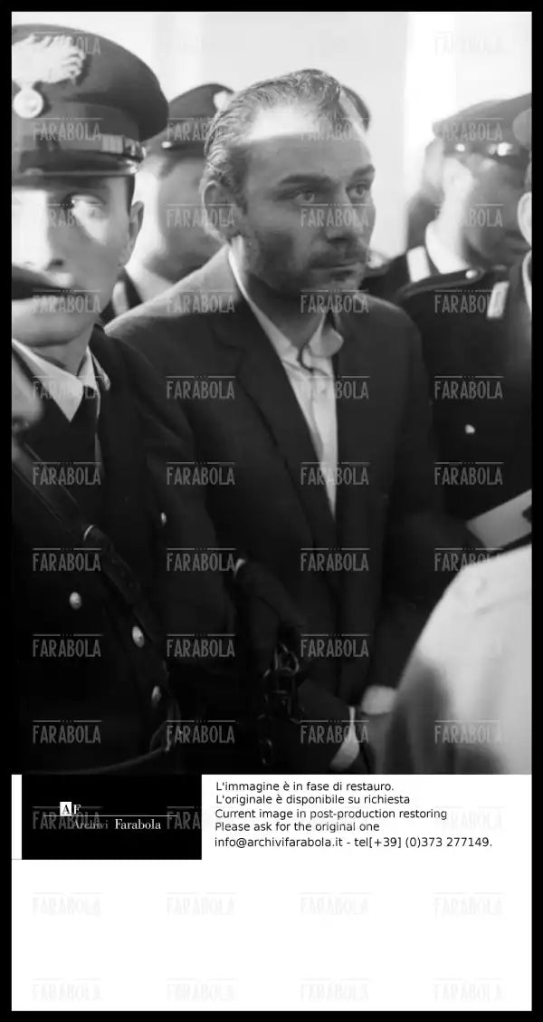 Gian Maria Volonté sul set del film Banditi a Milano, 1967 - Farabola Immagine digitale