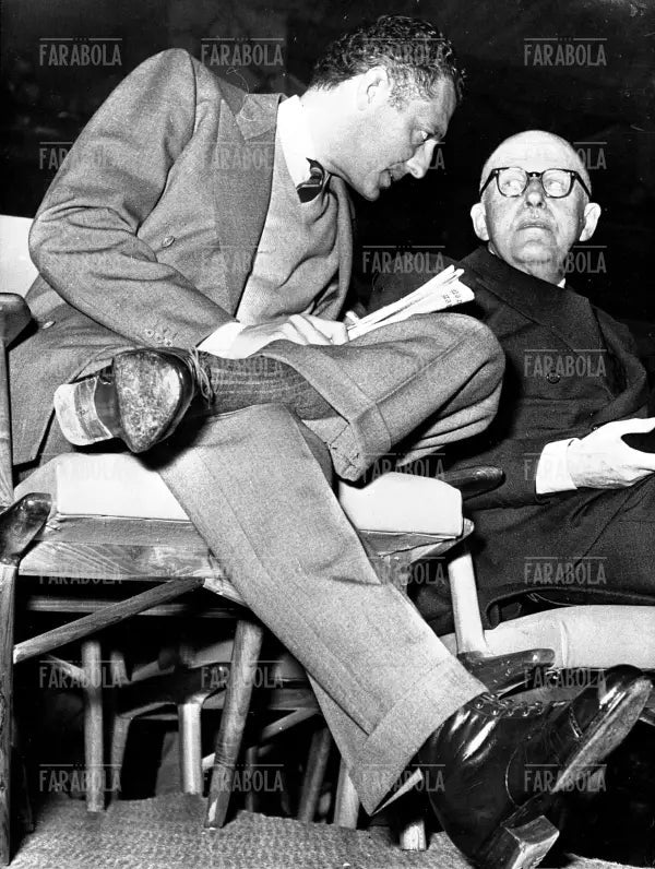 Gianni Agnelli e Alberto Pirelli all'Assemblea di Confindustria, 1957 - Farabola Immagine digitale