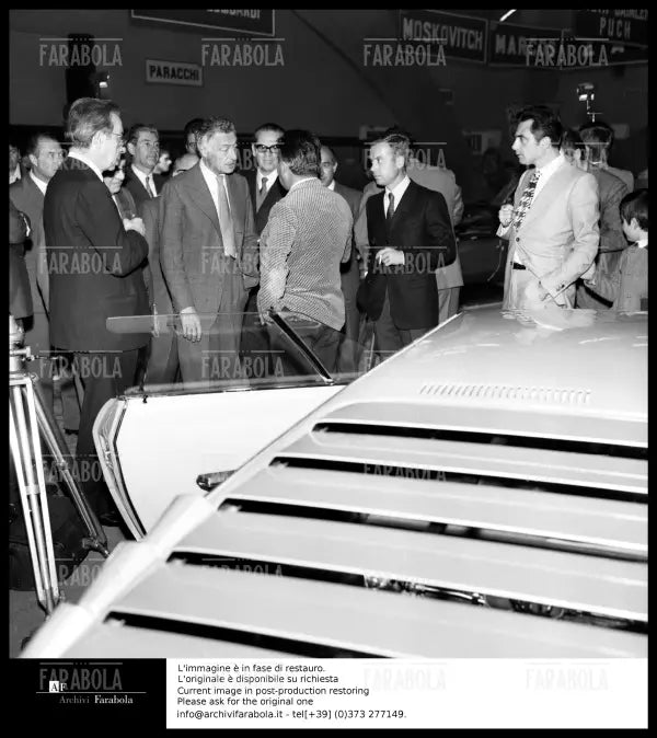 Gianni Agnelli e Ferruccio Lamborghini, Salone dell'Auto di Torino, 1970 - Farabola Immagine digitale