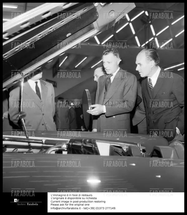 Gianni Agnelli e Gianni Reif, Salone dell'Auto di Torino, 1965 - Farabola Immagine digitale